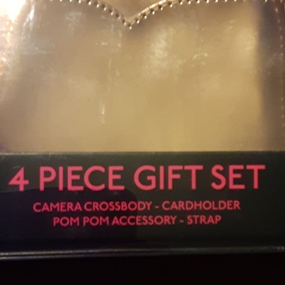 4 piece Gift Set NWT - Picture 3 of 5